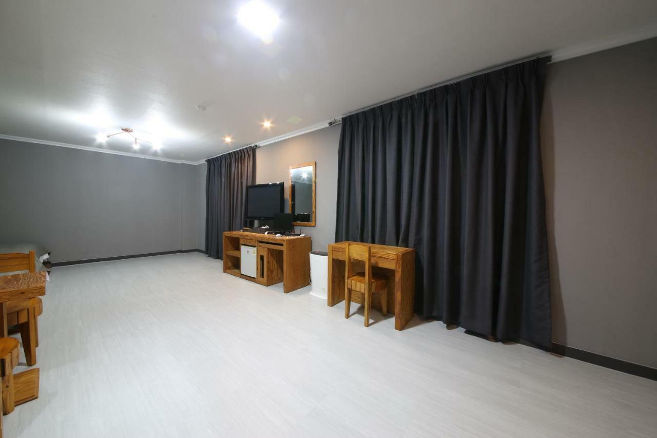 Gung Hotel Чонджу Екстер'єр фото